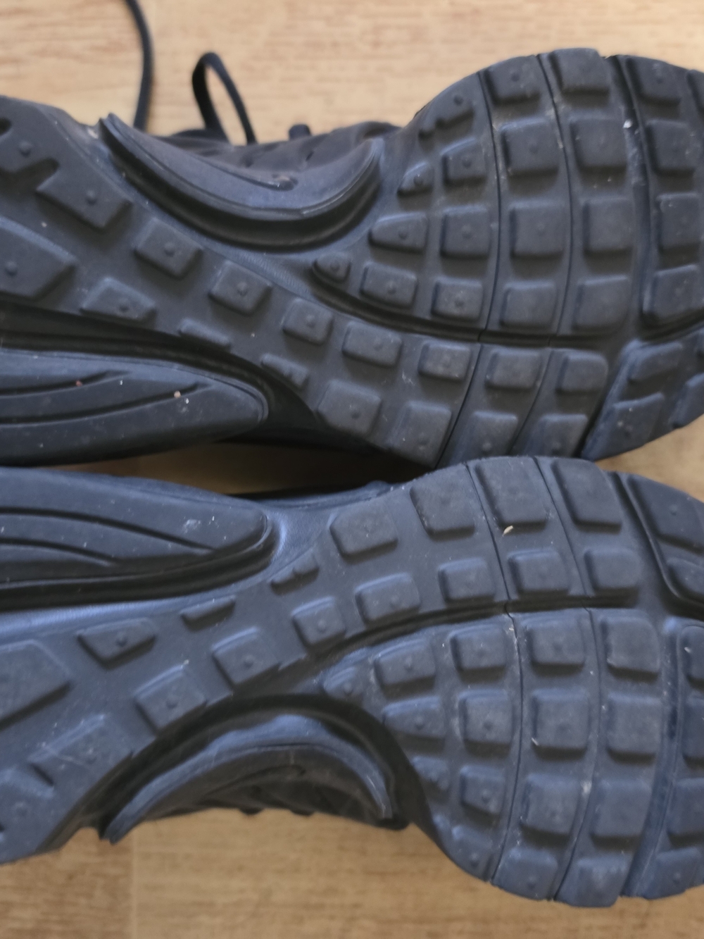 Black Nike Presto Sneakers 7y - Picture 4 of 4
